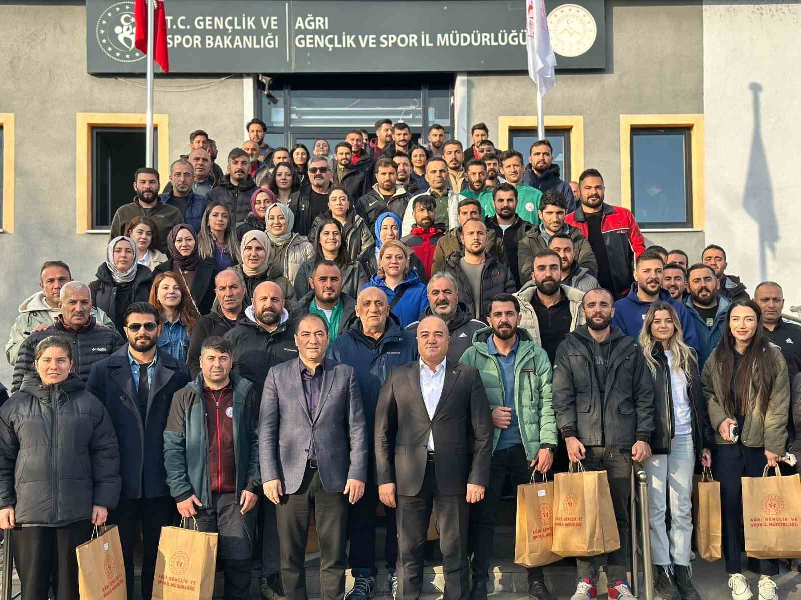 Ağrı’da, antrenörlerle planlama ve değerlendirme toplantısı yapıldı