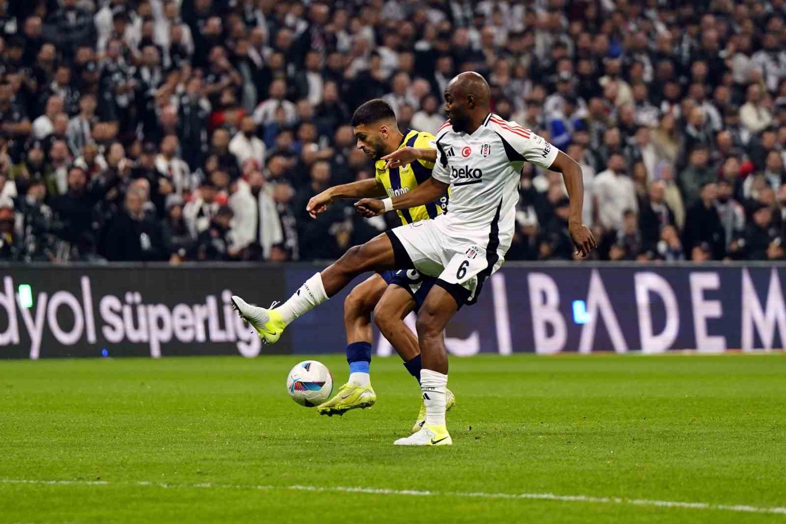 Trendyol Süper Lig: Beşiktaş: 0 - Fenerbahçe: 0 (Maç devam ediyor)