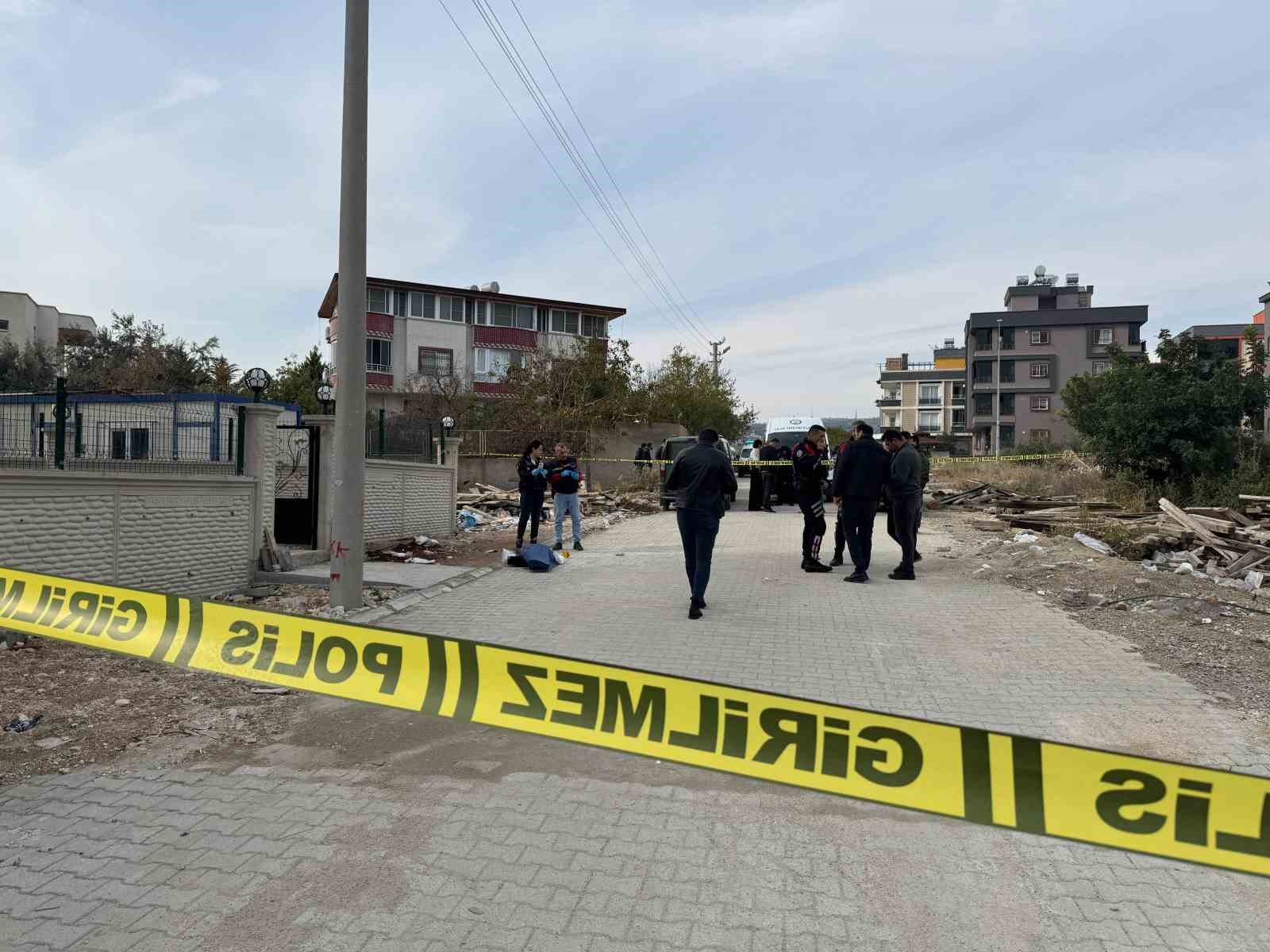 Mersin’de koca vahşeti devam etti: Önceki gün karısını, dün de çocuğunu öldürdü