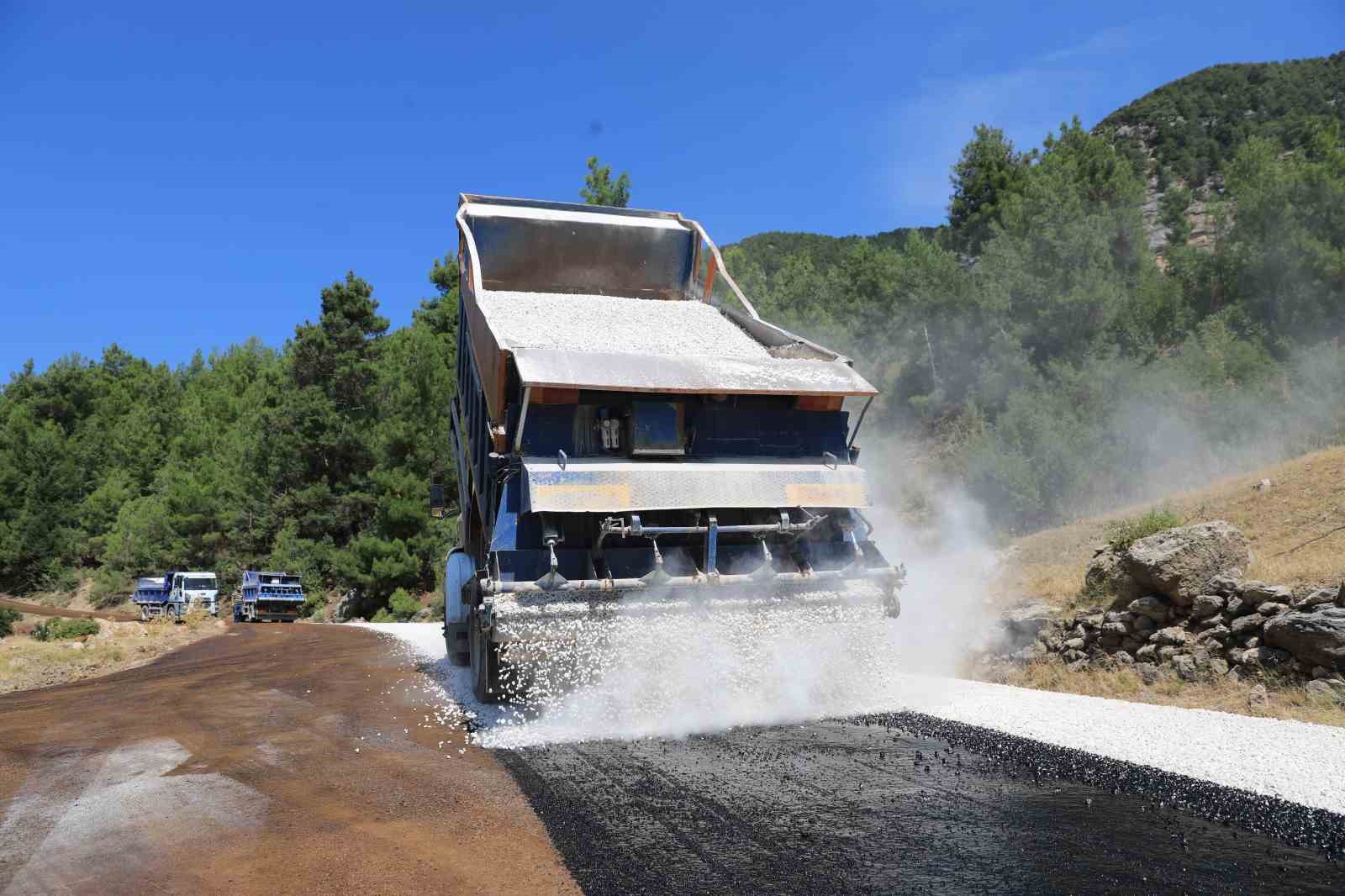 Antalya’nın kırsal yollarına iki yılda 754 milyonluk yatırım