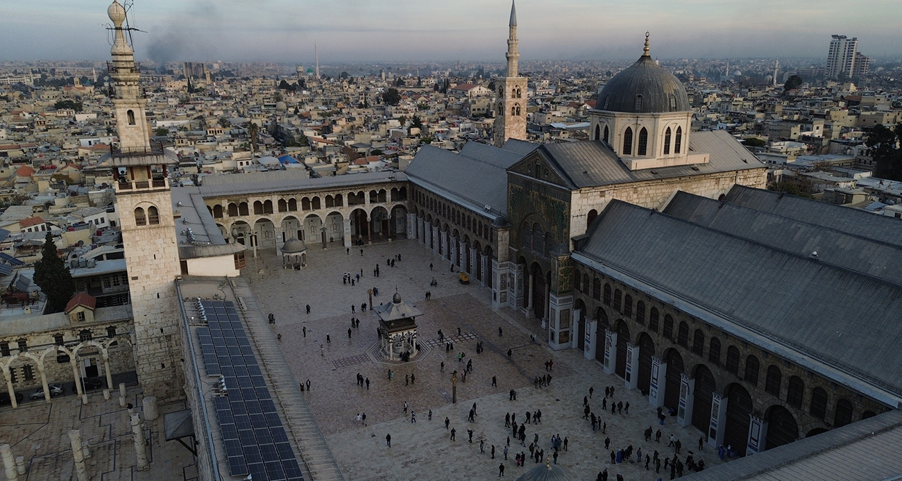 Suriyeliler, tarihi Emevi Camii'ne akın etmeye devam ediyor