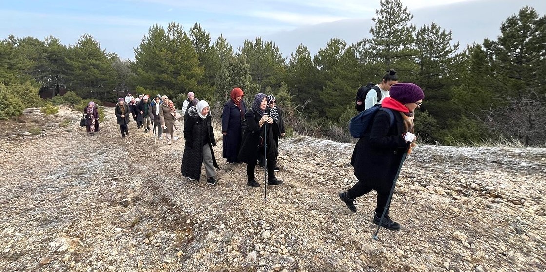 Kütahya’da ’Doğa yürüyüşü’ etkinliği Hıdırlık’ta gerçekleşti