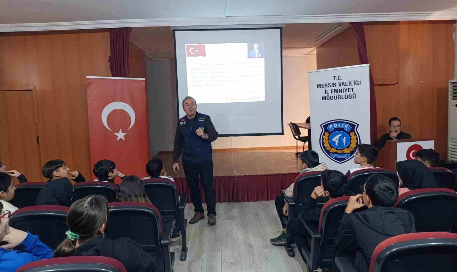 Mersin’de okullarda öğrencilere yönelik bilgilendirme faaliyetleri sürüyor