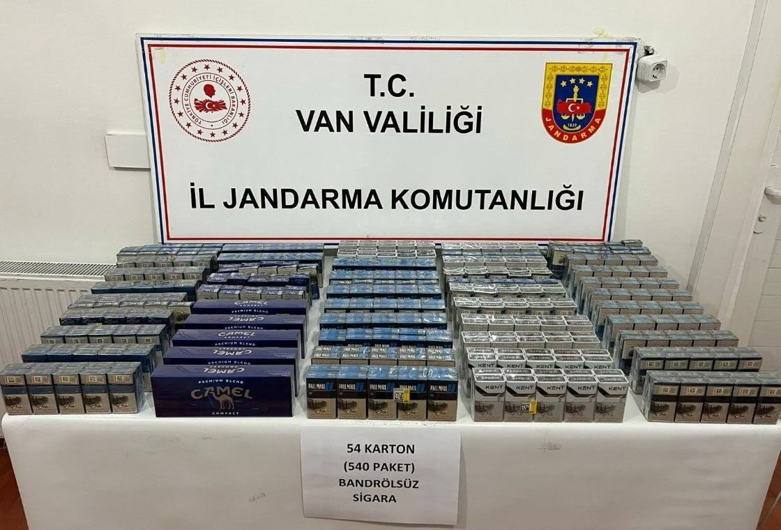 Van’da 860 paket kaçak sigara ele geçirildi