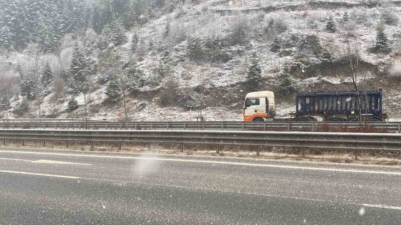 Ilgaz Dağı’nda kar yağışı etkili olmaya başladı