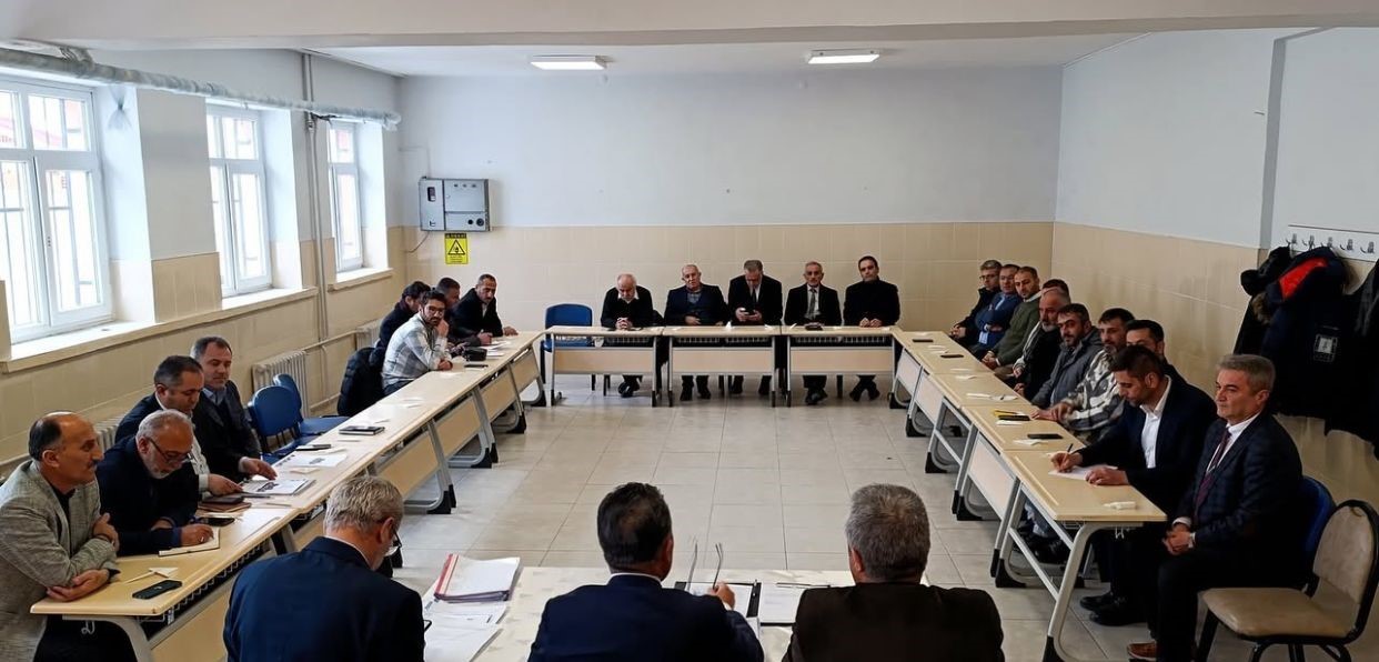 Bayburt’ta ortaokul ve imam hatip ortaokulları müdürleri toplantısı gerçekleştirildi