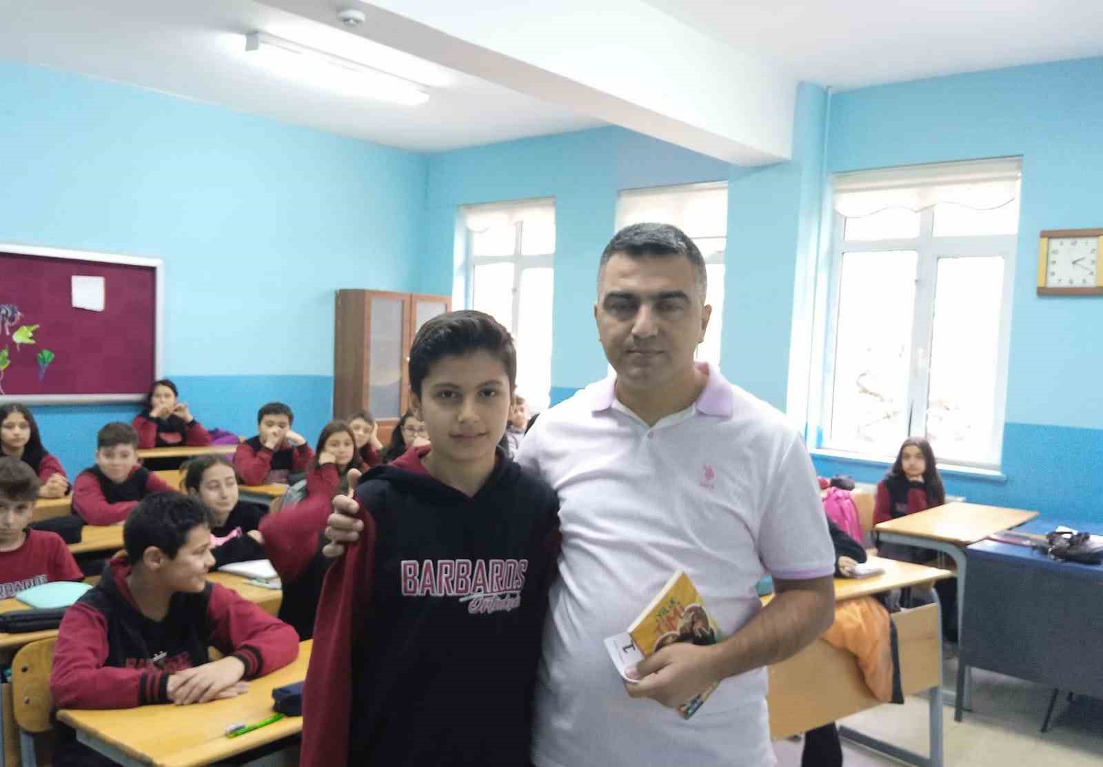 Çocukların arkadaşları için başlattığı ‘askıda tost’ projesi yürekleri ısıttı