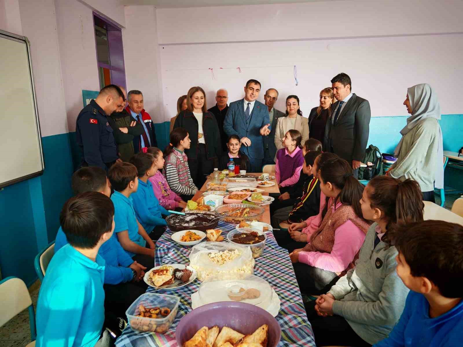 Köy okulundan yerli malı haftası etkinliği