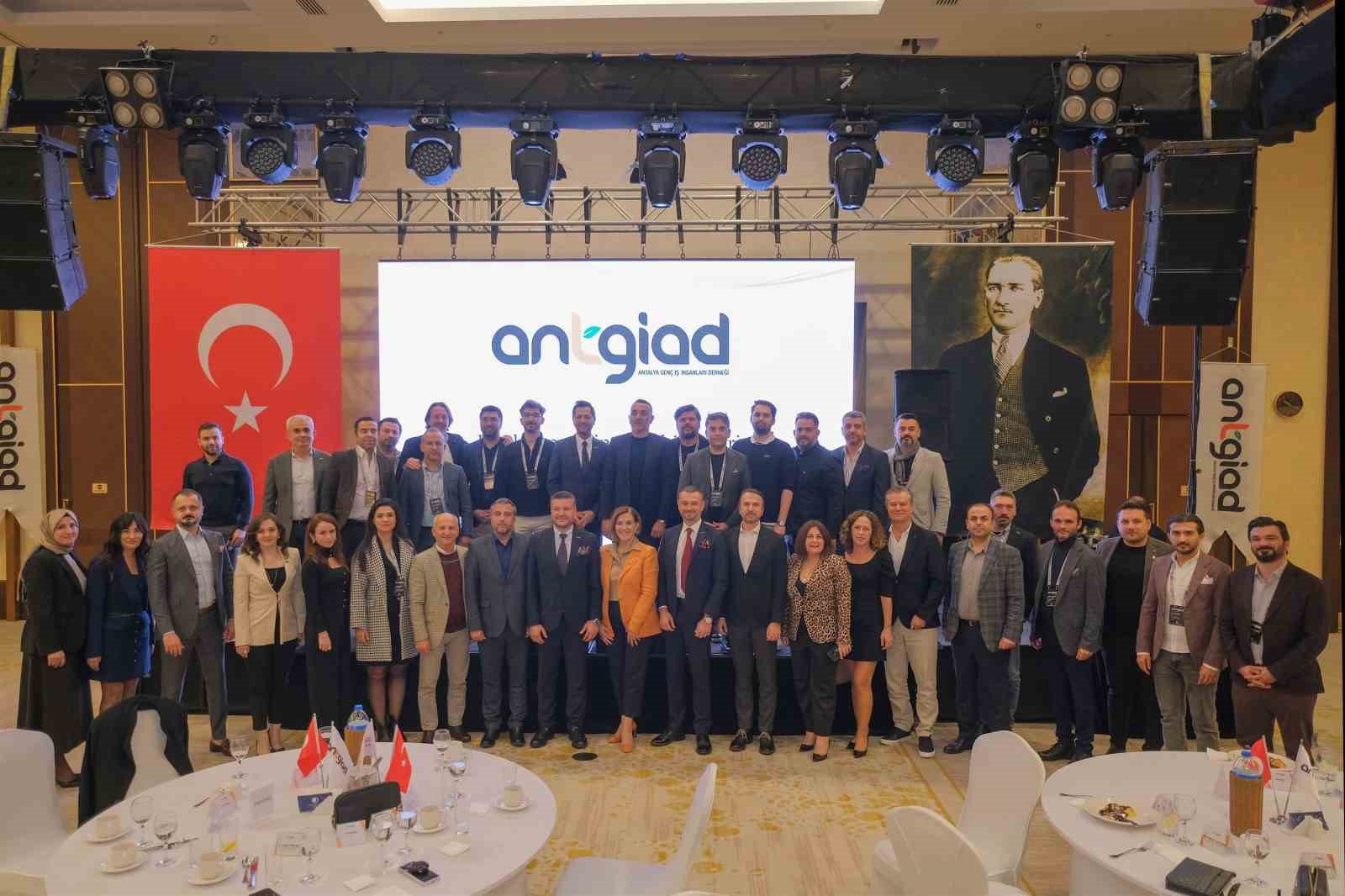 ANTGİAD’da dijitalleşme, yapay zeka, inovasyon ve liderlik konuları ele alındı