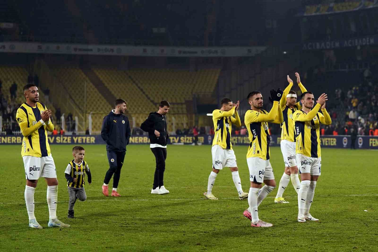 Fenerbahçe, golcüleriyle 3 puana uzandı