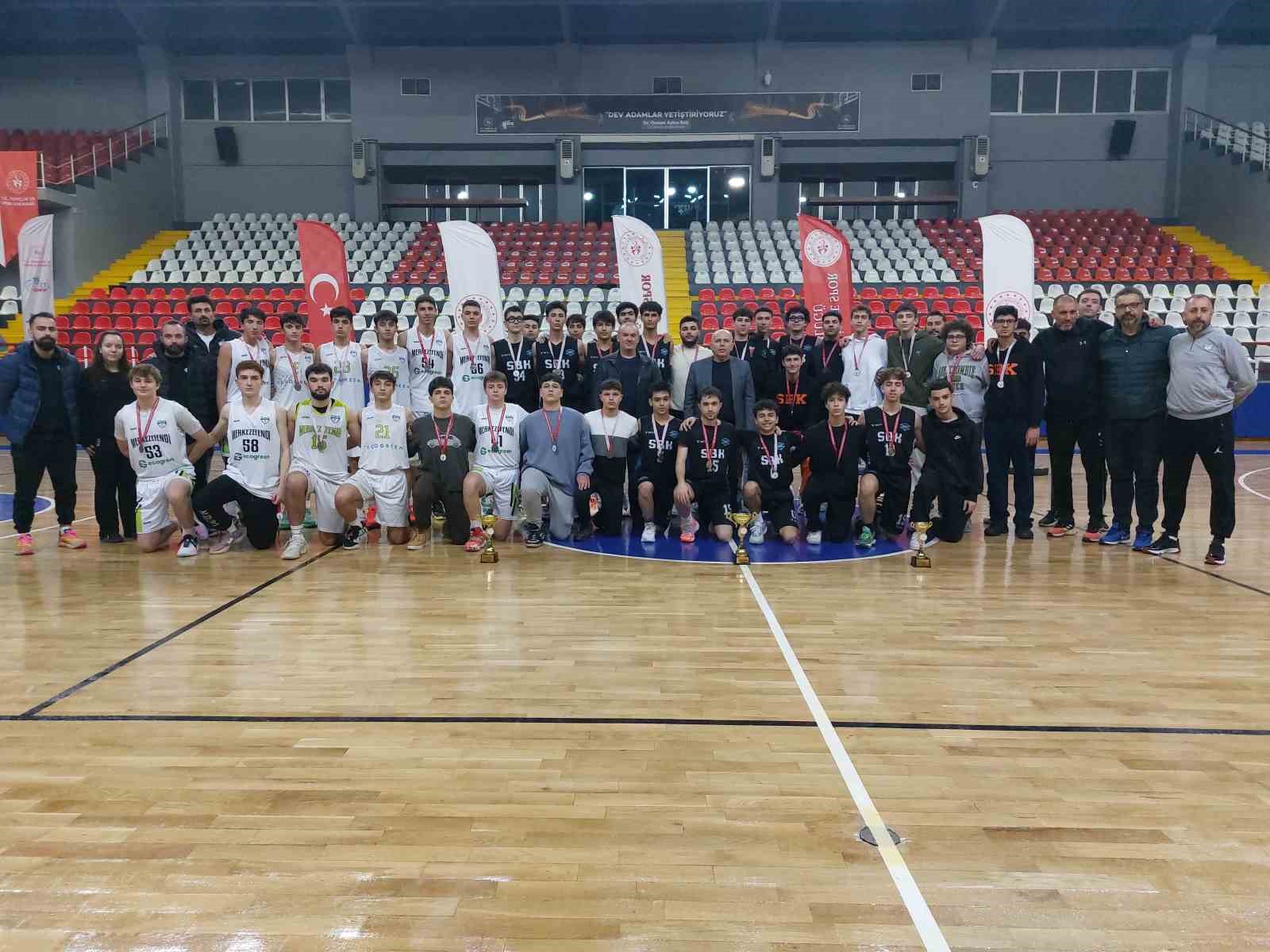 Basketbol U-18 Kulüpler İl Şampiyonası sona erdi