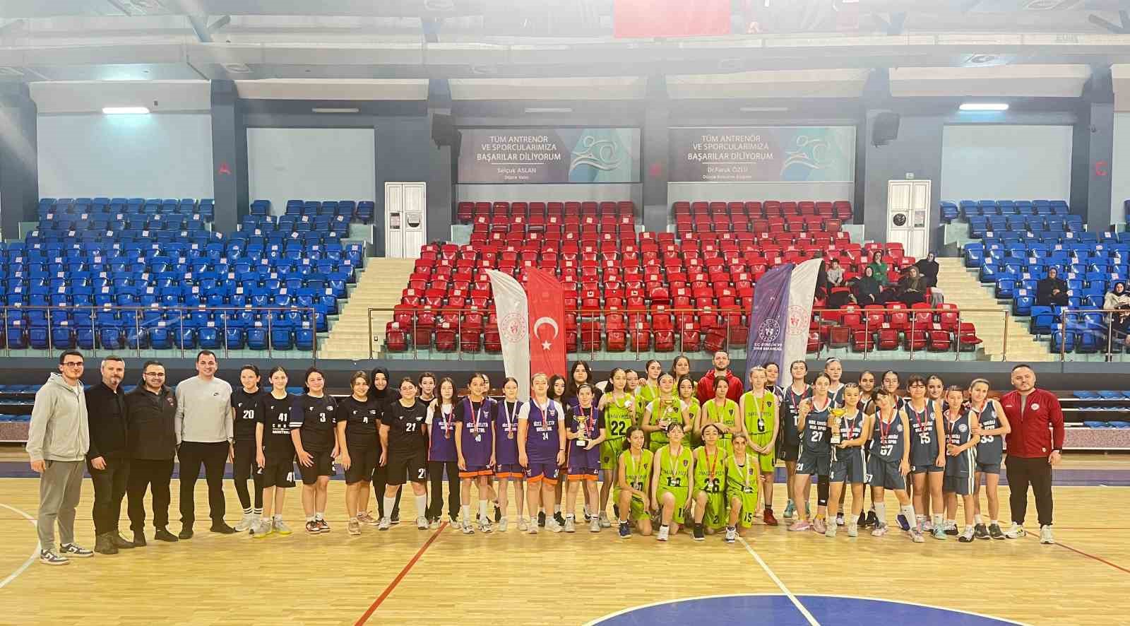 Yerel lig basketbol müsabakaları tamamlandı