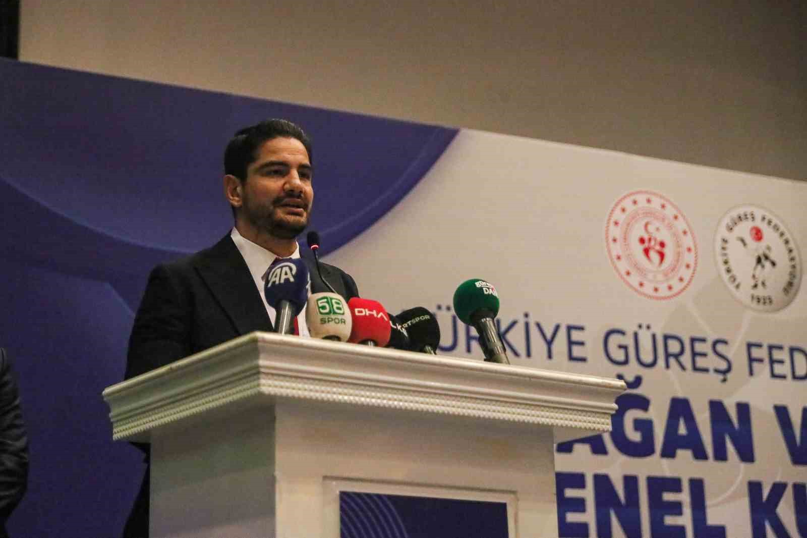 Taha Akgül, Türkiye Güreş Federasyonu başkanı seçildi