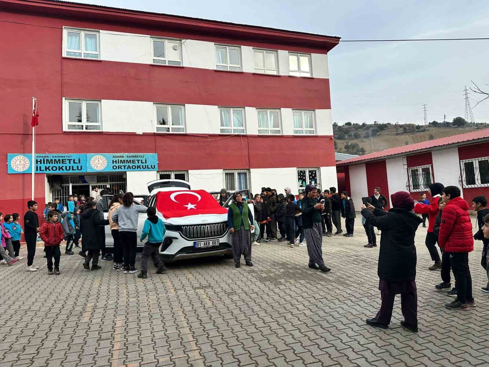 Adana’da Yerli Malı Haftası’nda çocukların Togg heyecanı