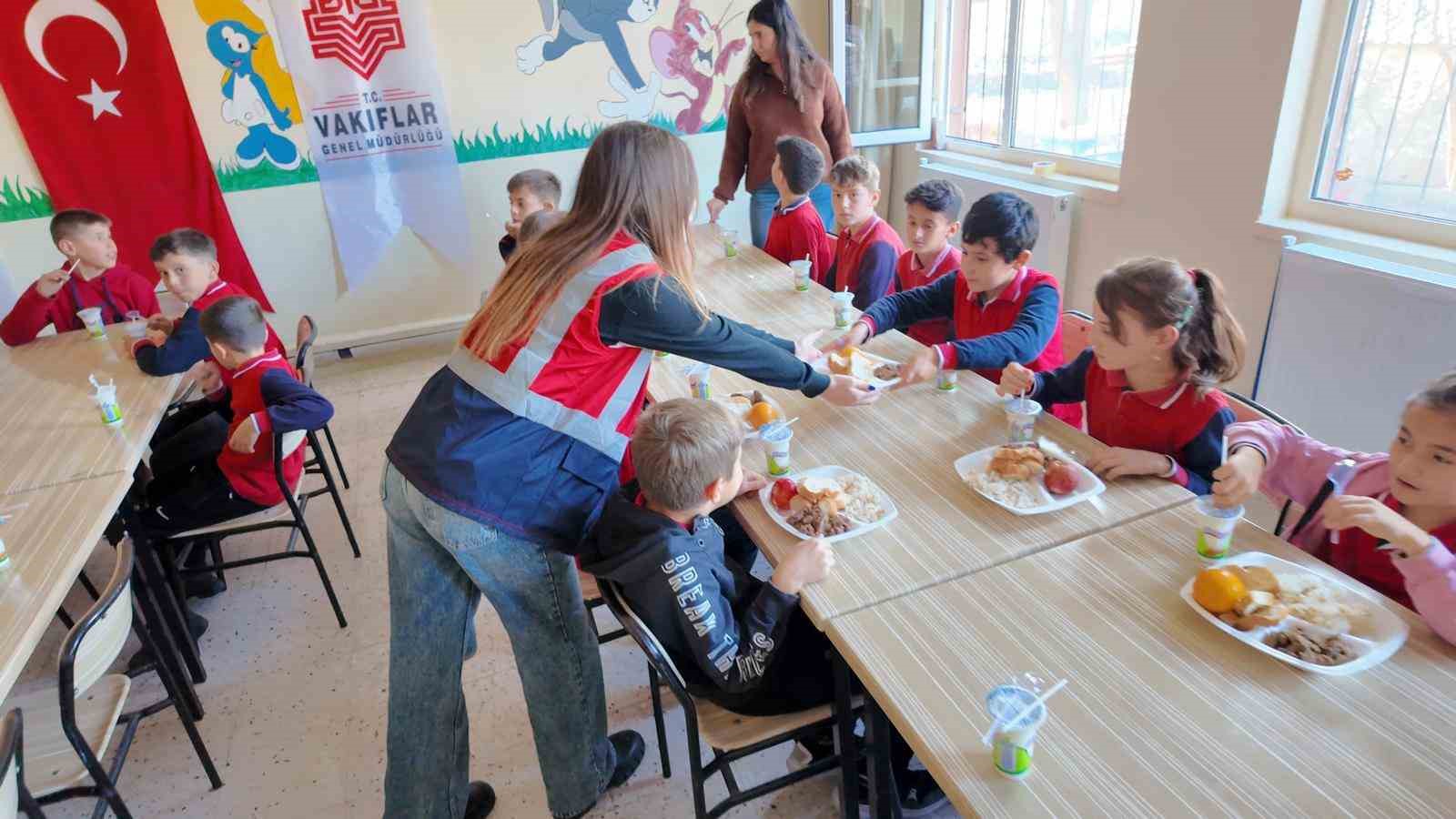 İzmir Vakıflar Bölge Müdürlüğü, Yuntdağı mahallelerini ziyaret etti