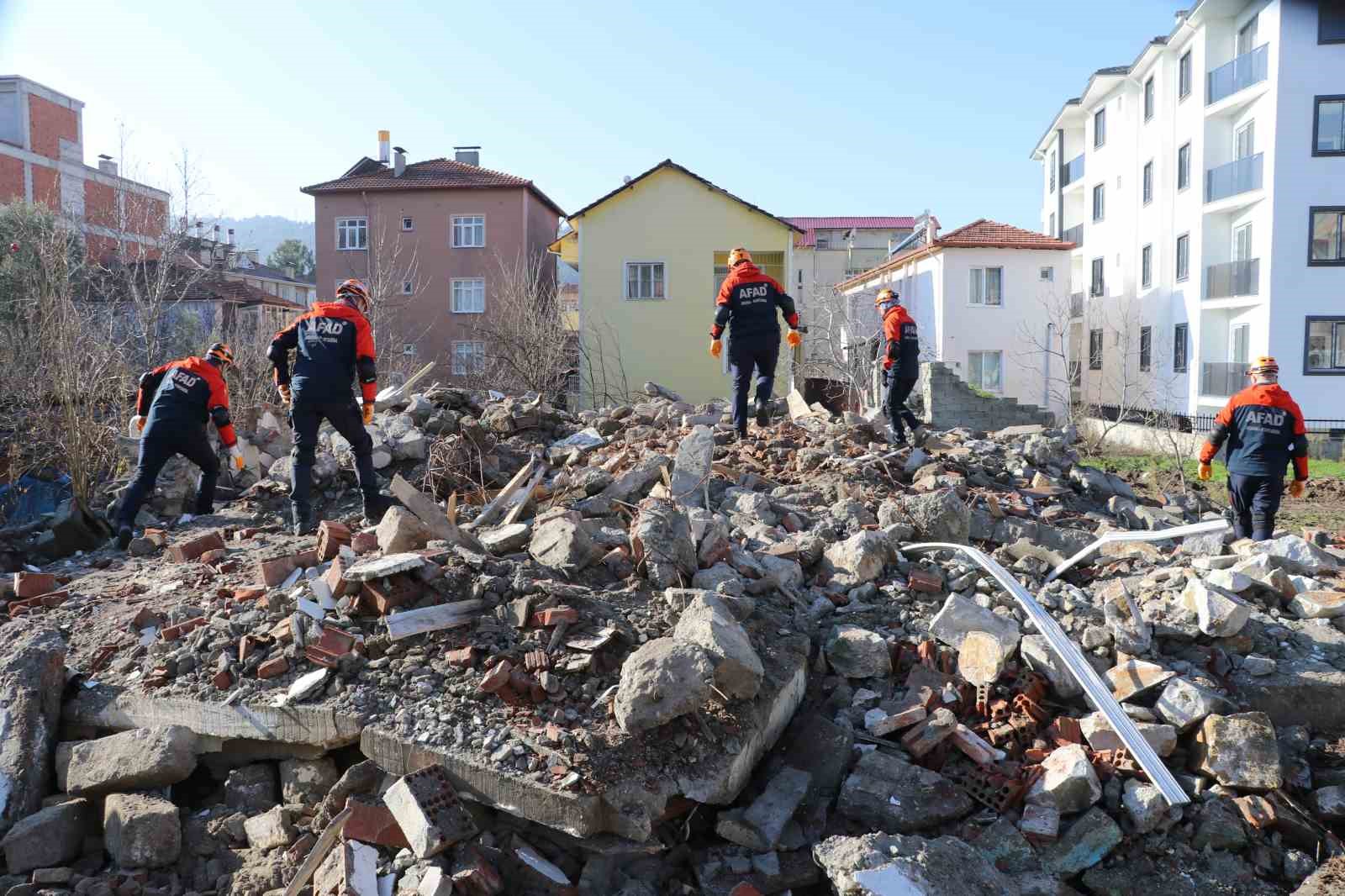 Amasya’daki deprem tatbikatı gerçeği aratmadı