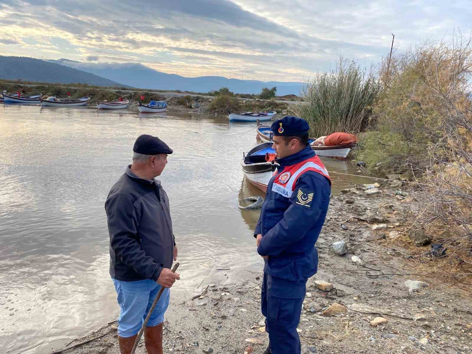 Jandarma Bafa Gölü’nde denetimlere devam ediyor