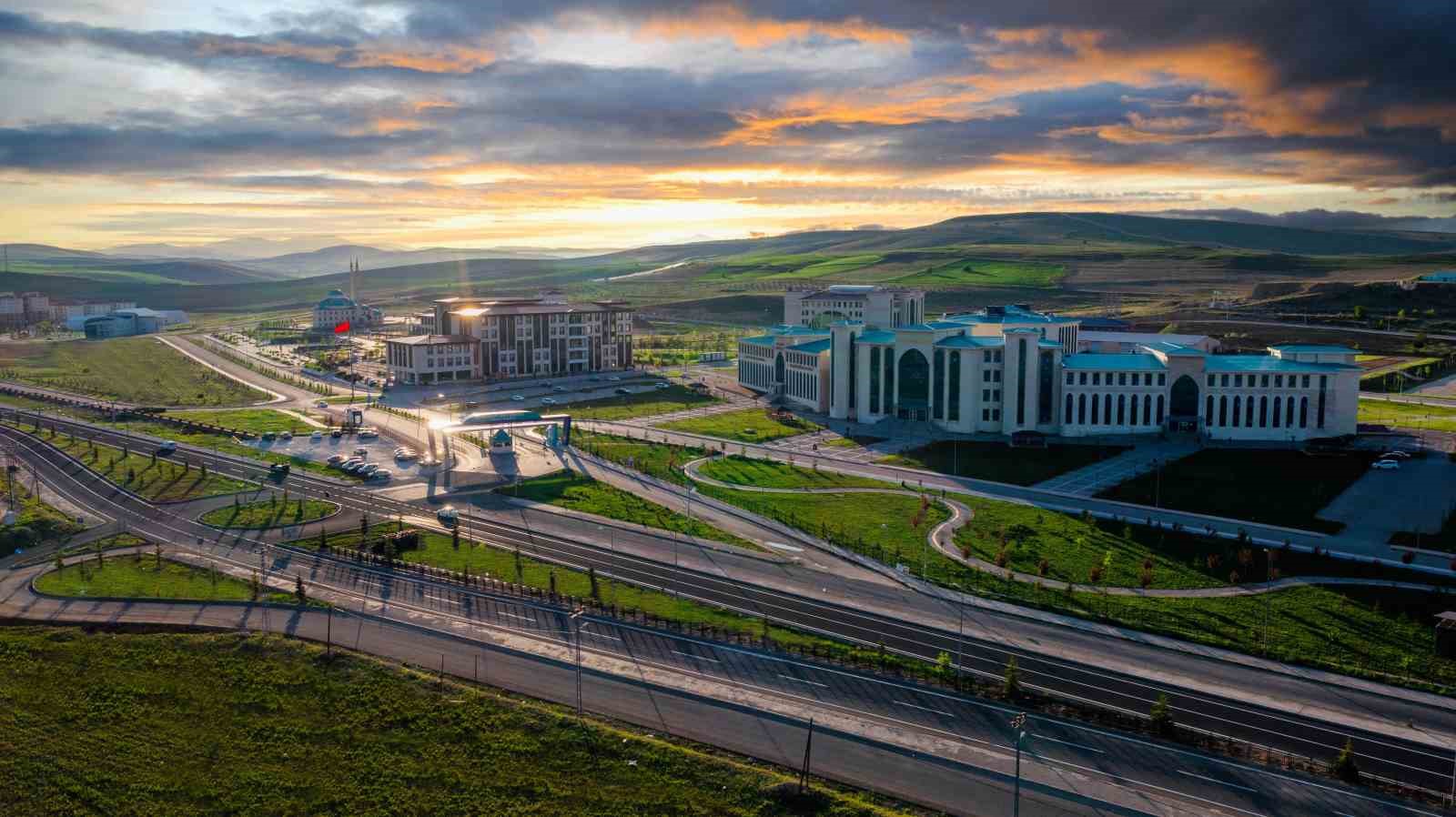 Bayburt Üniversitesi lisansüstü programlarının, 2024-2025 bahar yarıyılı başvuru takvimini yayımladı