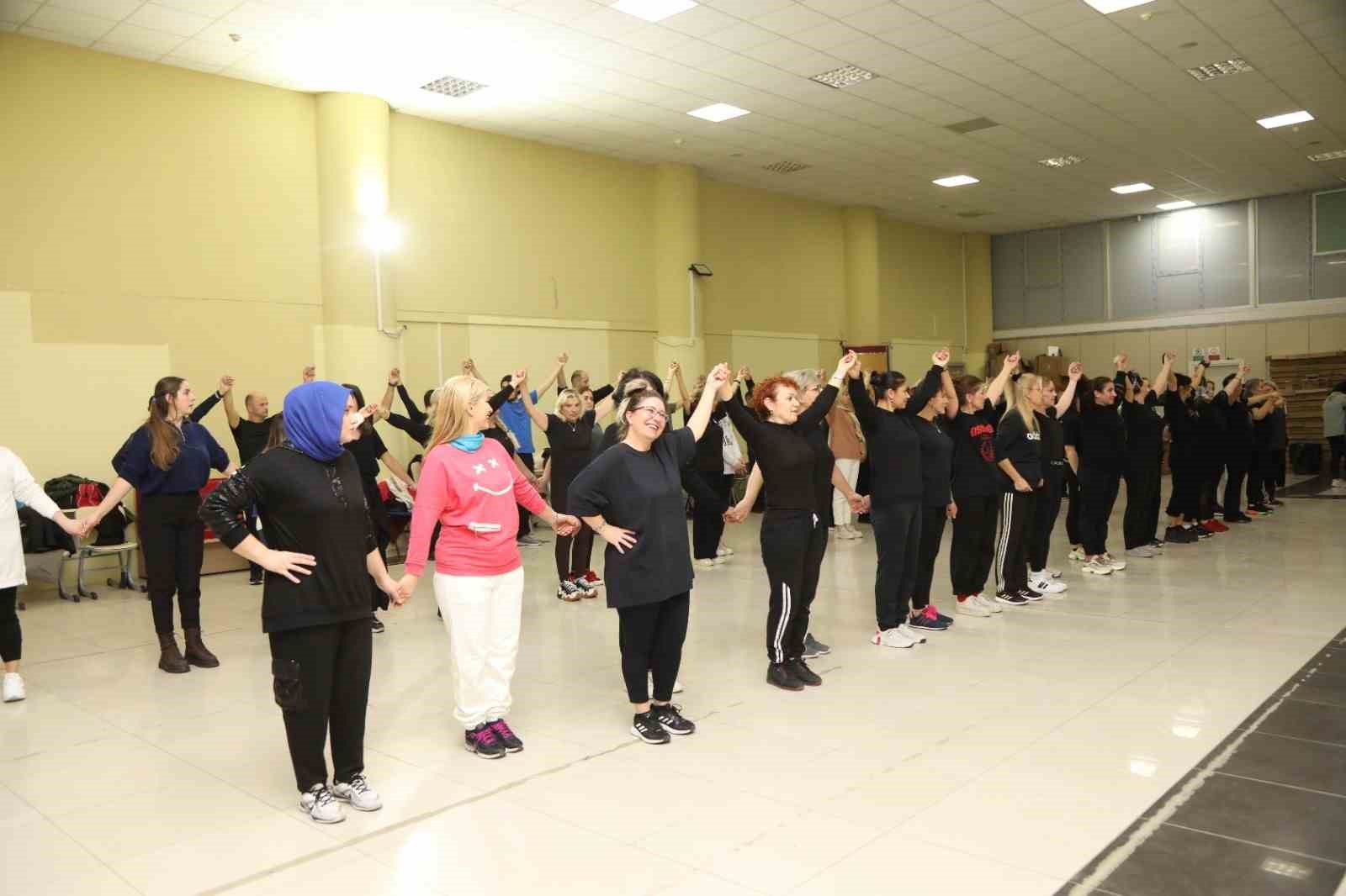 Atakum Belediyesi Halk Oyunları Kursu’na yoğun ilgi