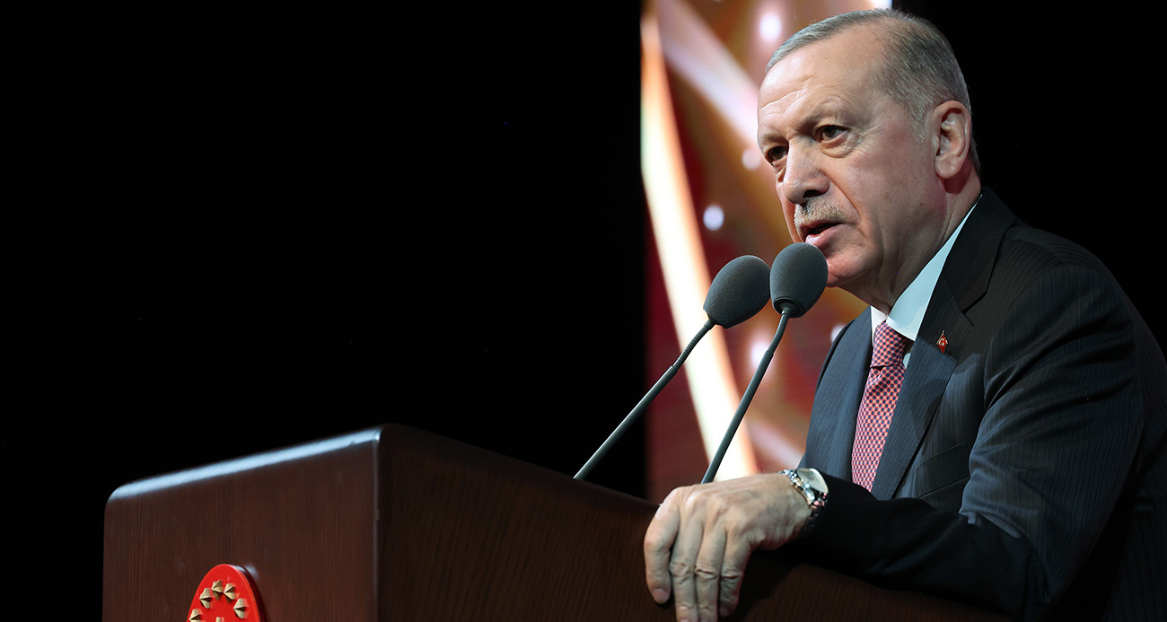 'Her sanatçı bizim başımızın tacıdır'