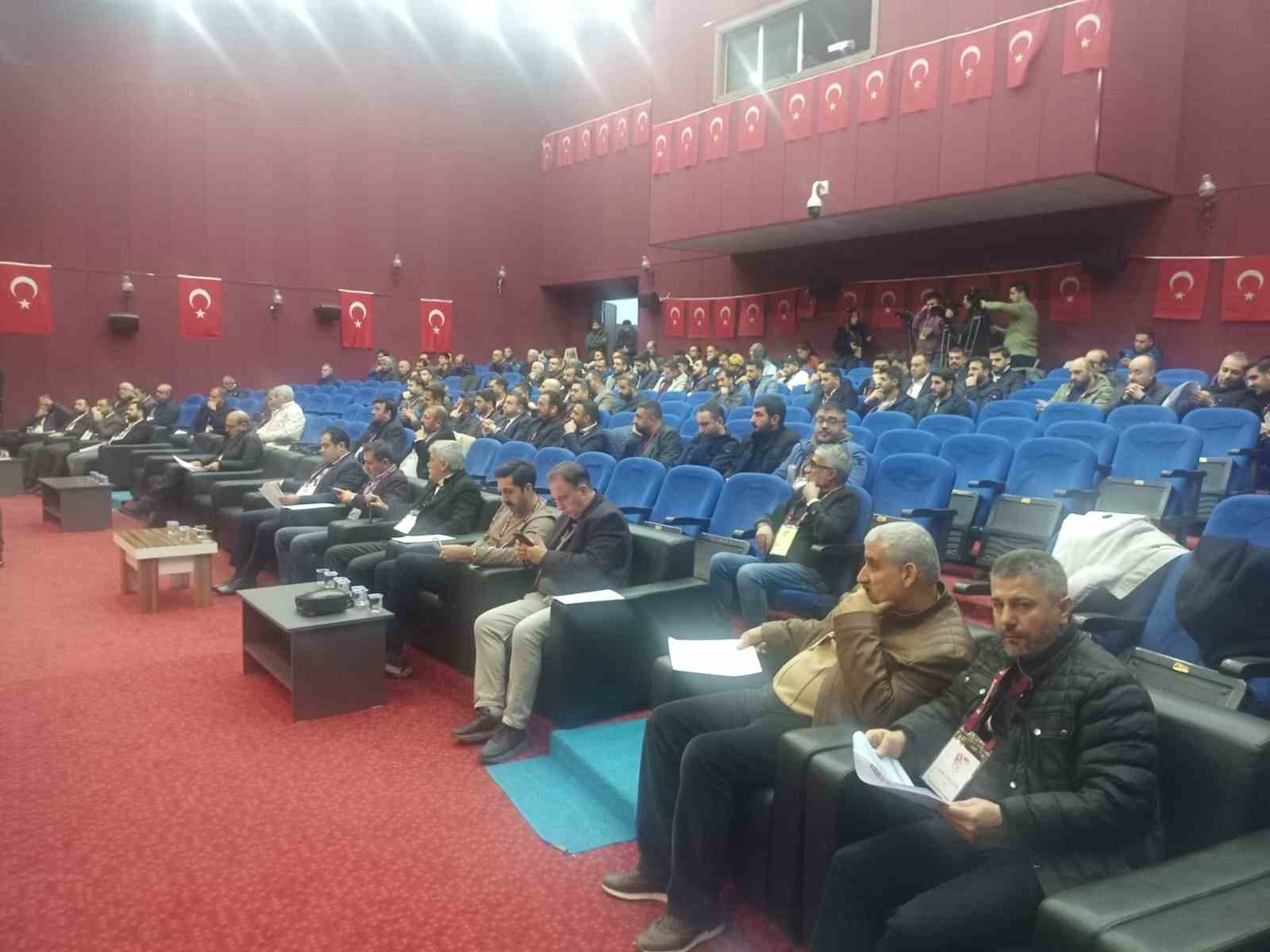 Elazığspor’da Başkan Yılmaz güven tazeledi