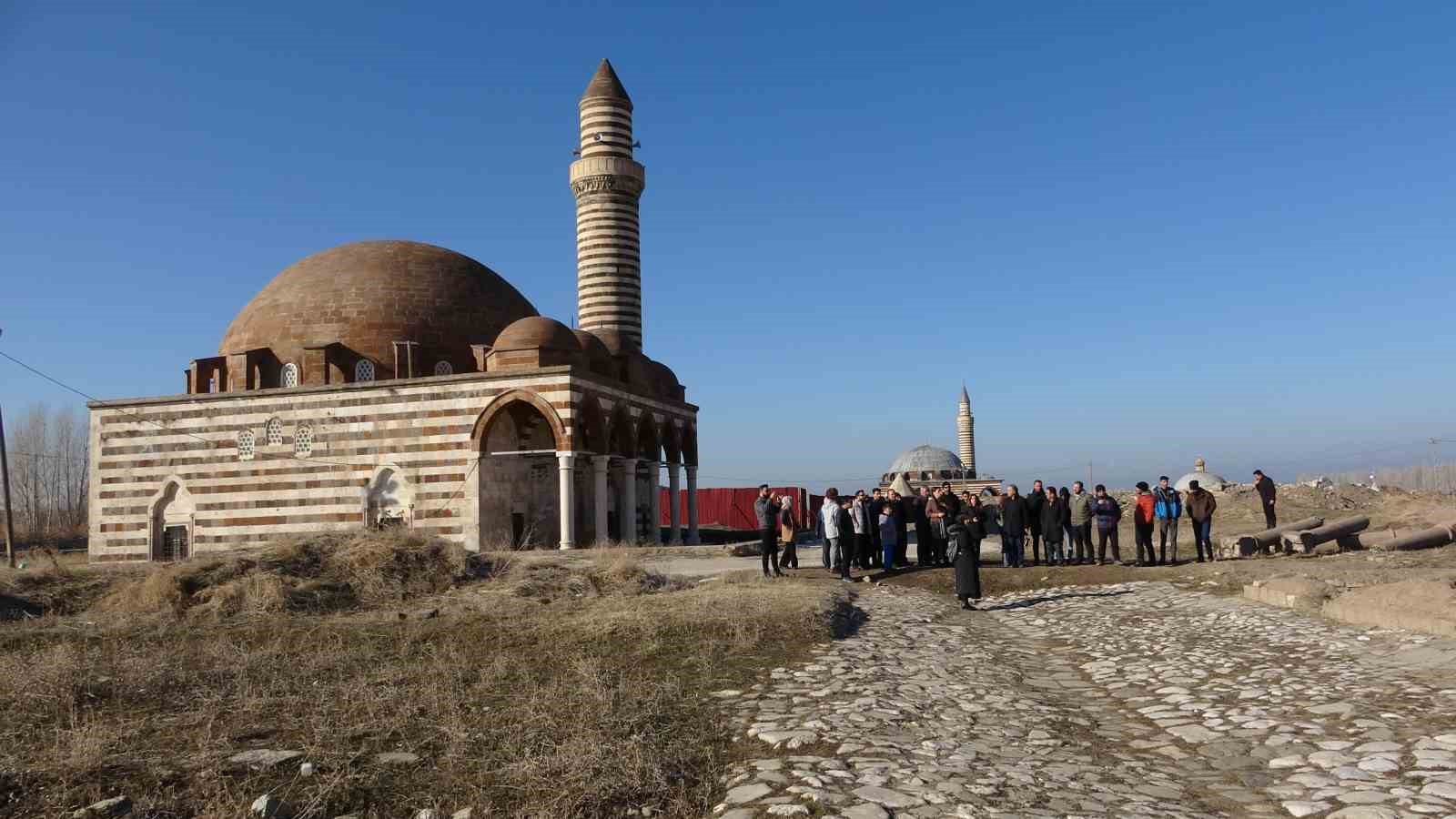 Eski Van Şehri’nde geçmişin izlerine yolculuk