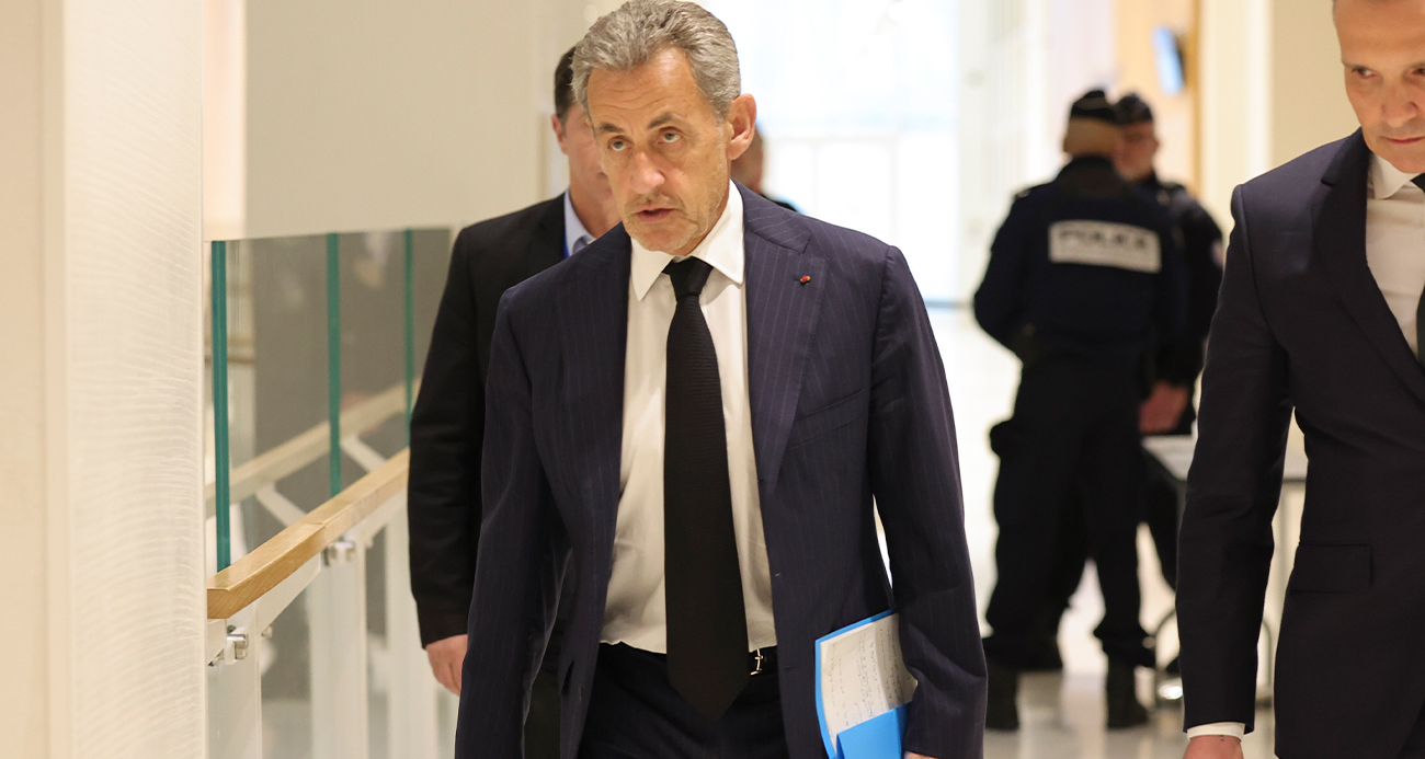 Sarkozy'nin Libya'dan yasa dışı finansman sağladığı iddiasıyla yargılandığı dava başladı