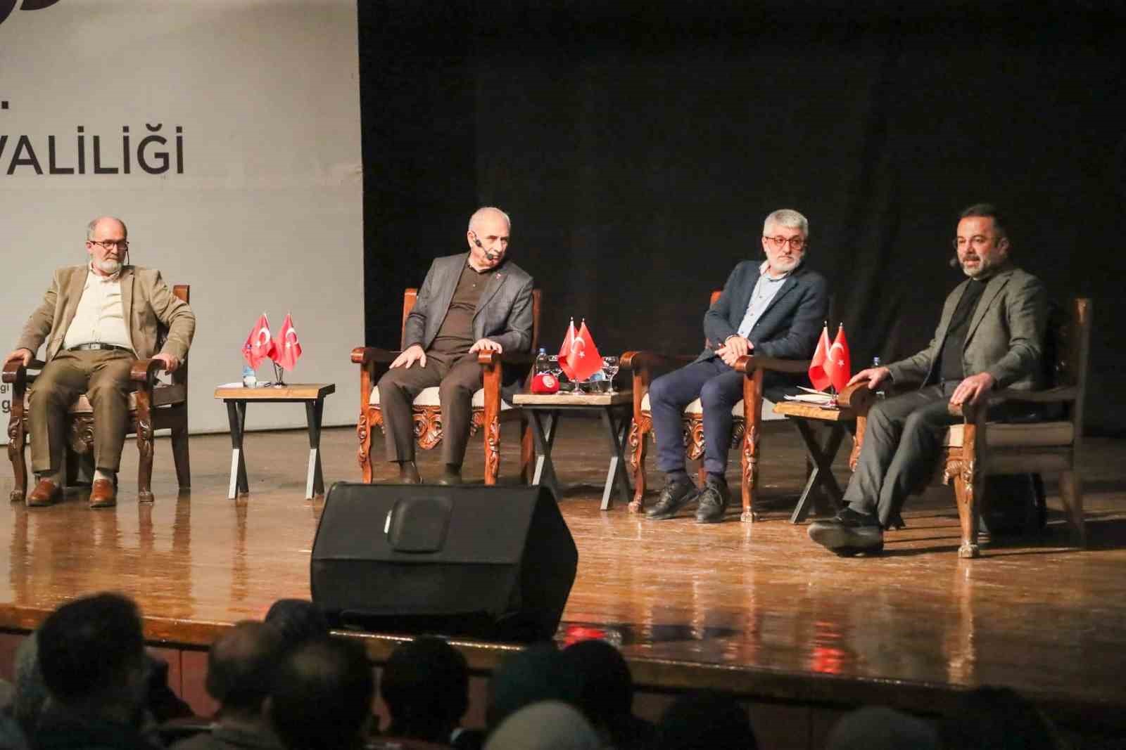 Büyükşehir Belediyesinin ’Mardin şiir akşamları’ programına yoğun ilgi