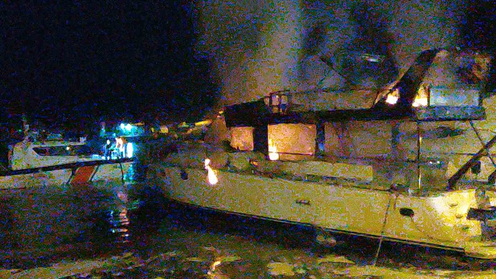 Alanya’da lüks yat alev alev yandı