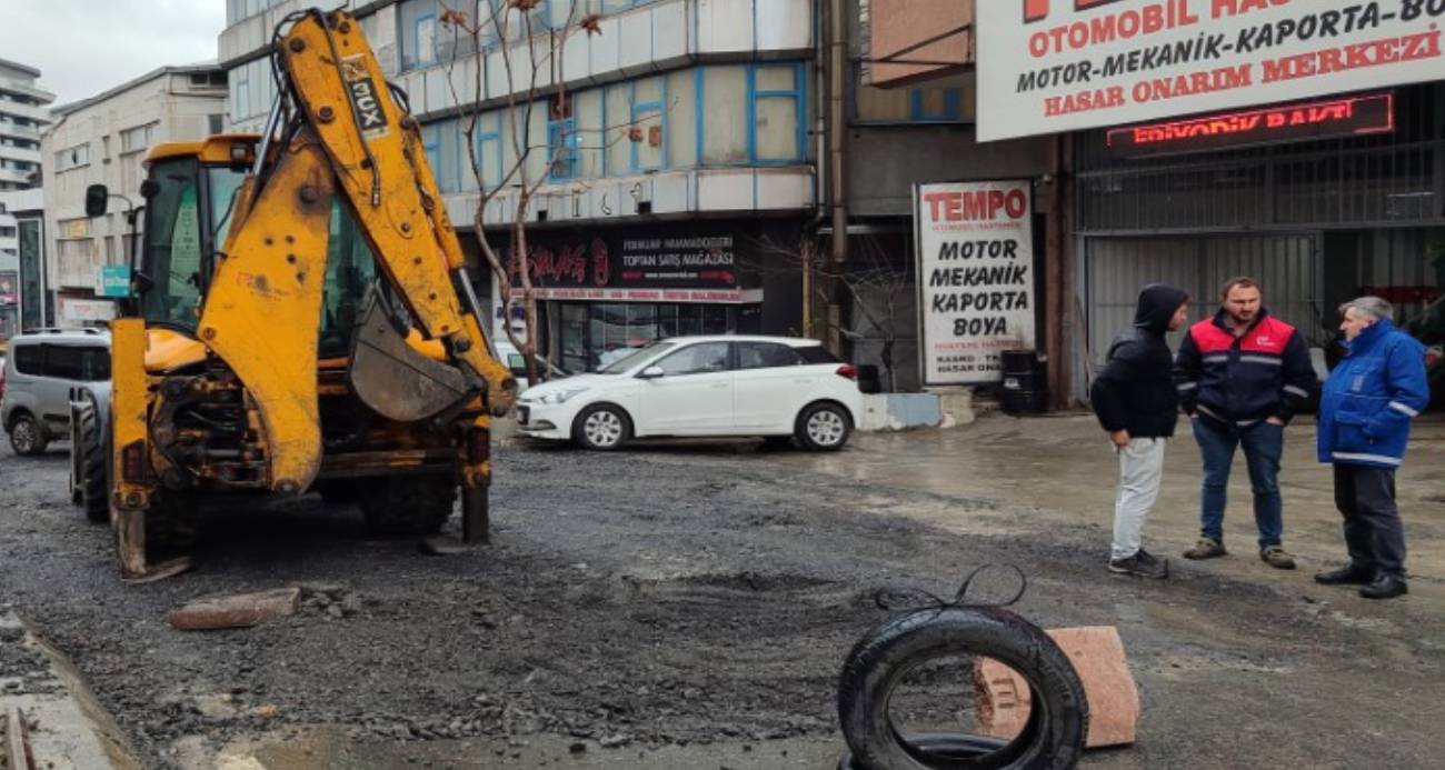 Güngören’de İBB’nin yapamadığı yol 46 günde 3’üncü defa çöktü