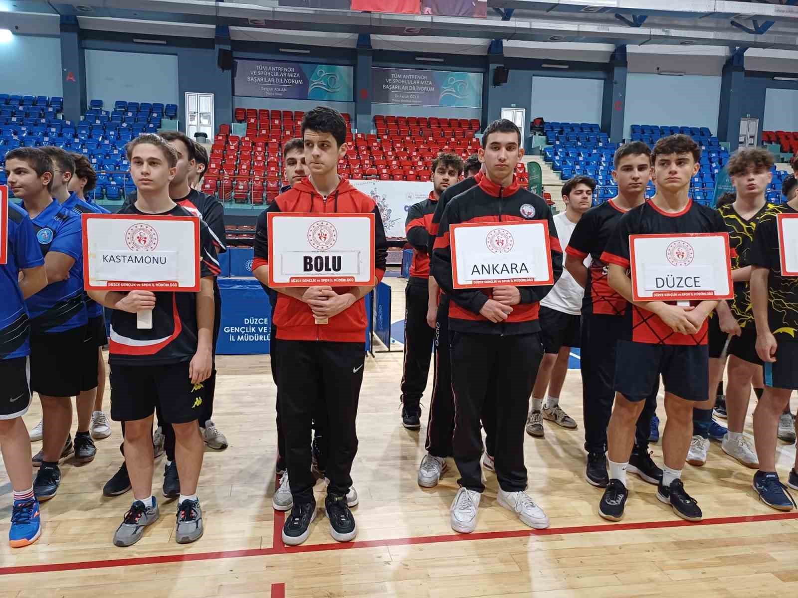 Düzce’nin ev sahipliğinde okul sporları masa tenisi başladı