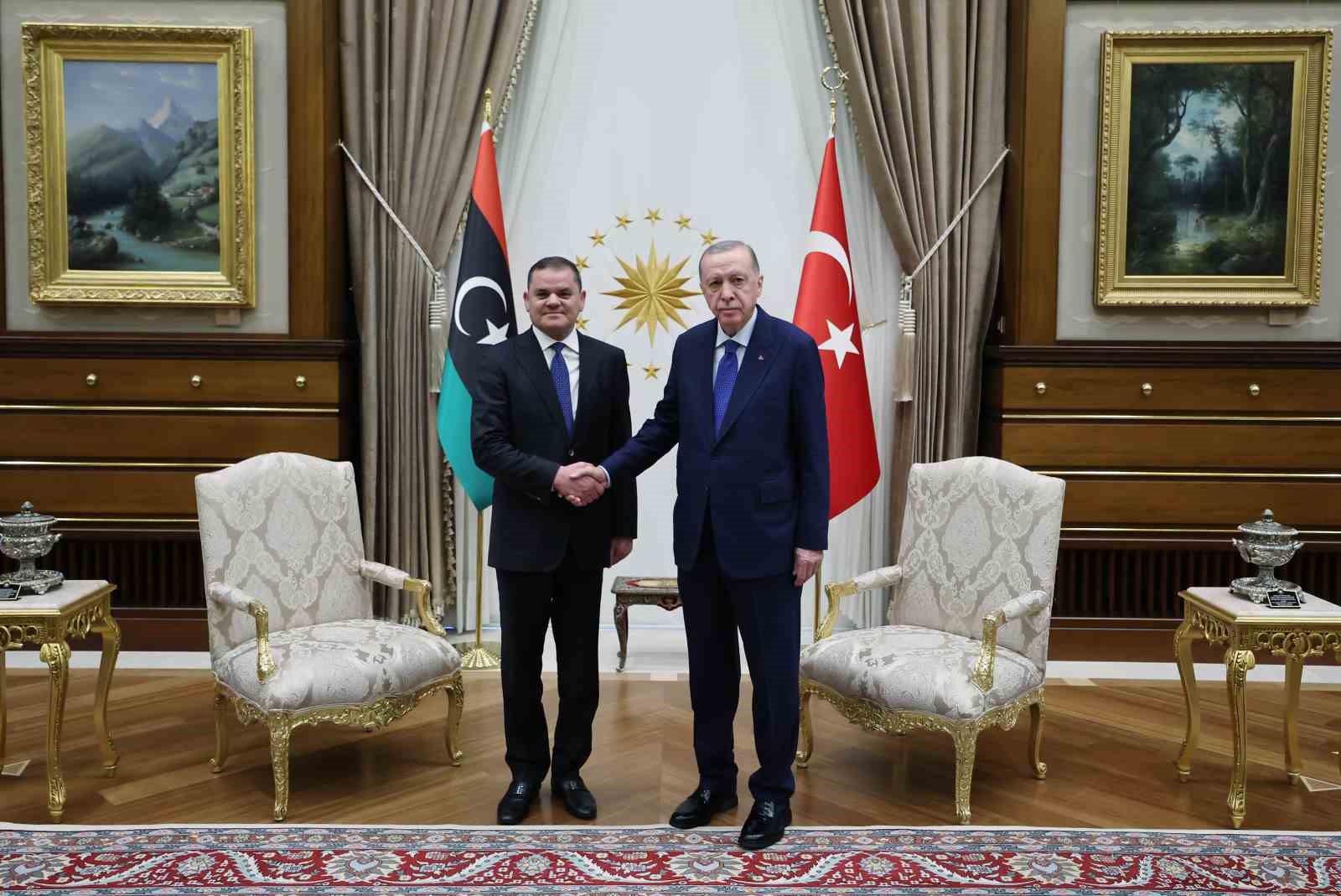 Cumhurbaşkanı Recep Tayyip Erdoğan, Cumhurbaşkanlığı Külliyesi’nde Libya Başbakanı Abdulhamid Dibeybe’yi kabul etti.