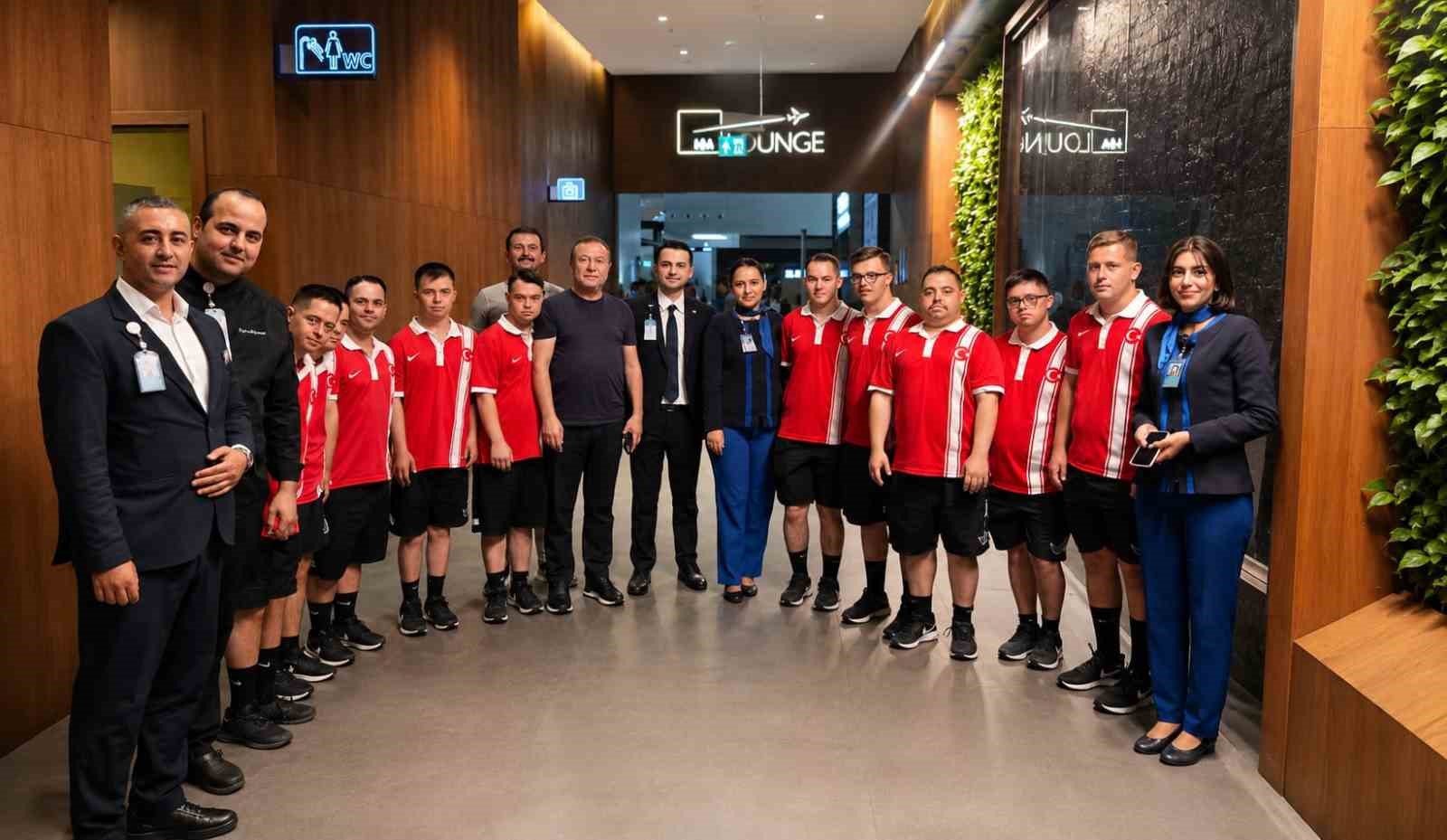 down-futsal-milli-takimi-nin-genuine-cup-icin-abd-ye-yolculugu-basladi
