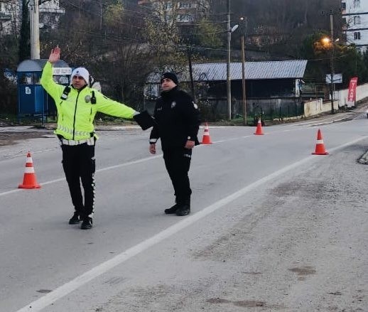 Bilecik’te kurallara uymayan 120 araç sürücüsüne idari para cezası uygulandı