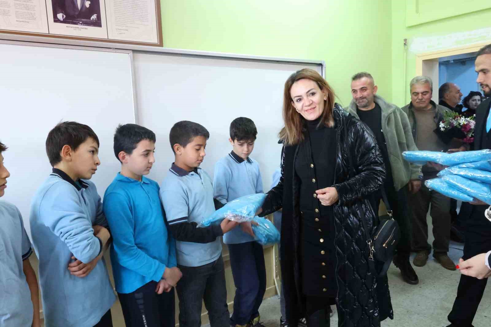 Bünyan’da öğrencilerin karne sevinci
