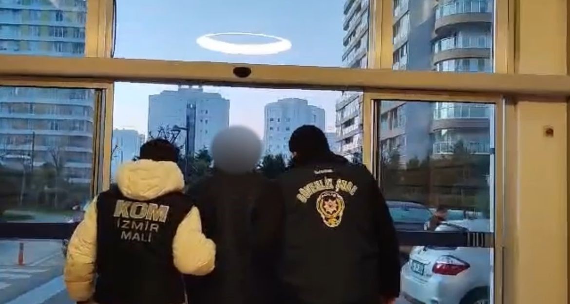 İzmir merkezli dolandırıcılık operasyonu: ’Yılın iş adamı’nın da aralarında bulunduğu 5 kişi tutuklandı