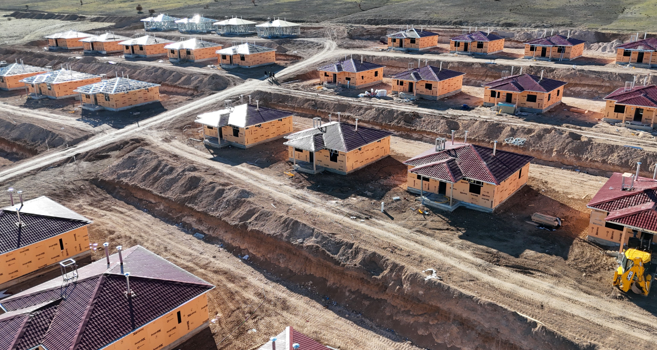 Deprem bölgesi Malatya’da 2 ayda 60 afet konutu inşa edildi