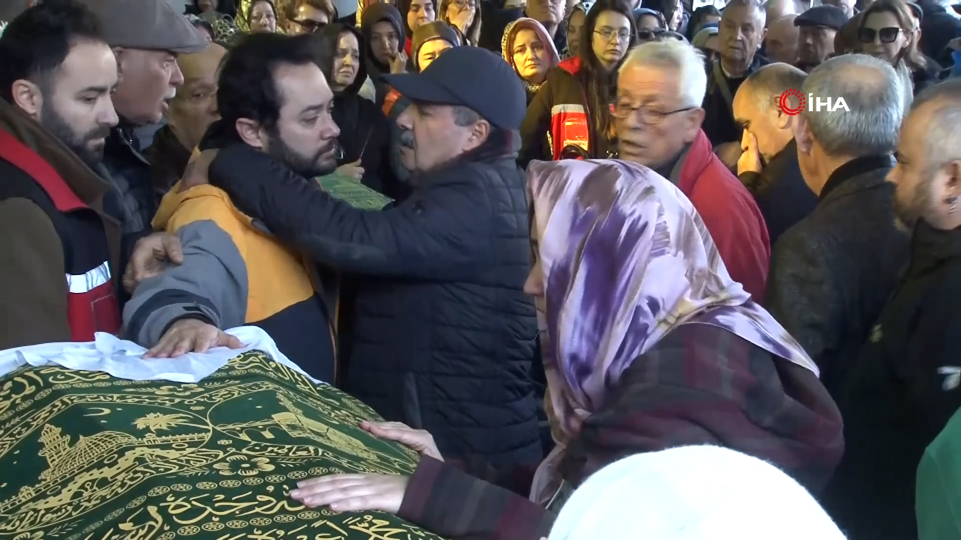 Otel faciasında hayatını kaybeden anne ve kızına acı veda