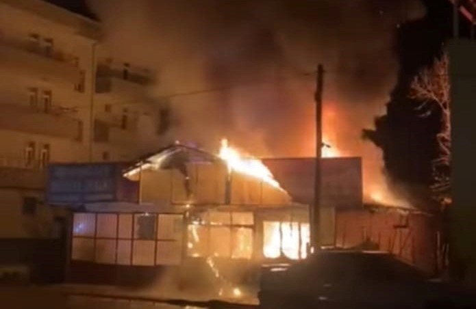 İşyeri alevlere teslim oldu