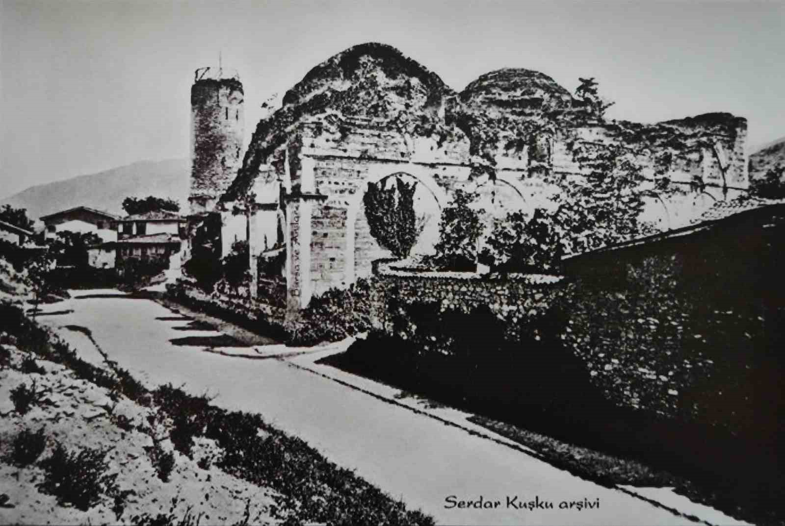 Şehadet Camii’nde çökme tehlikesi
