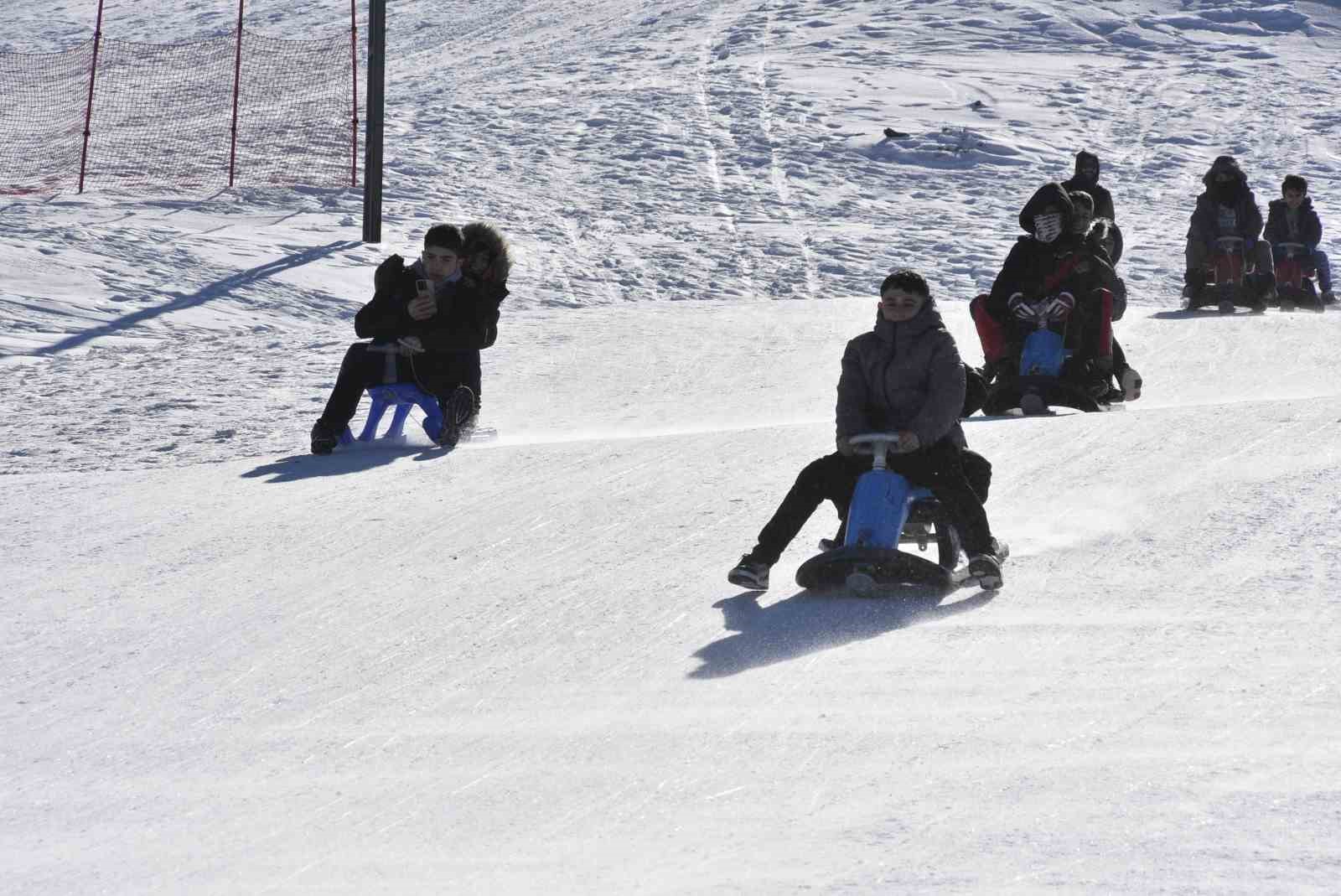 Bitlis’teki kayak merkezinde yarıyıl yoğunluğu