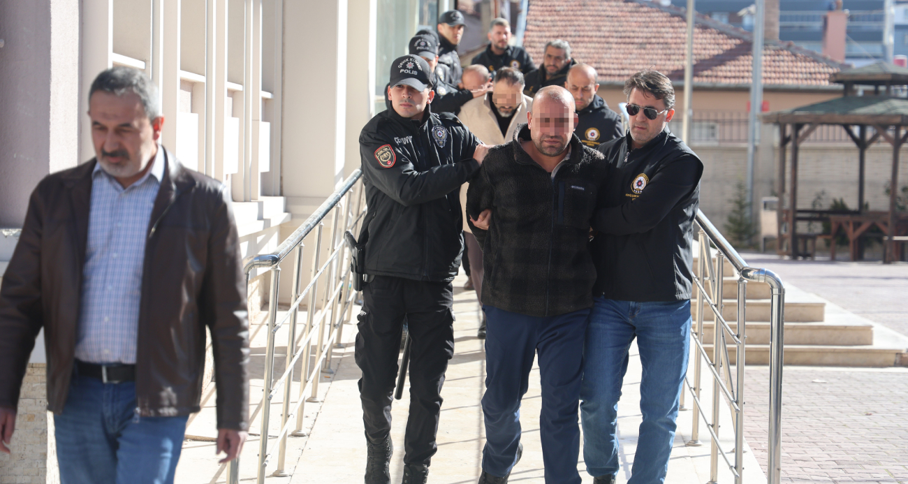 Konya’da çöken bina soruşturmasında 6 kişi adliyeye sevk edildi