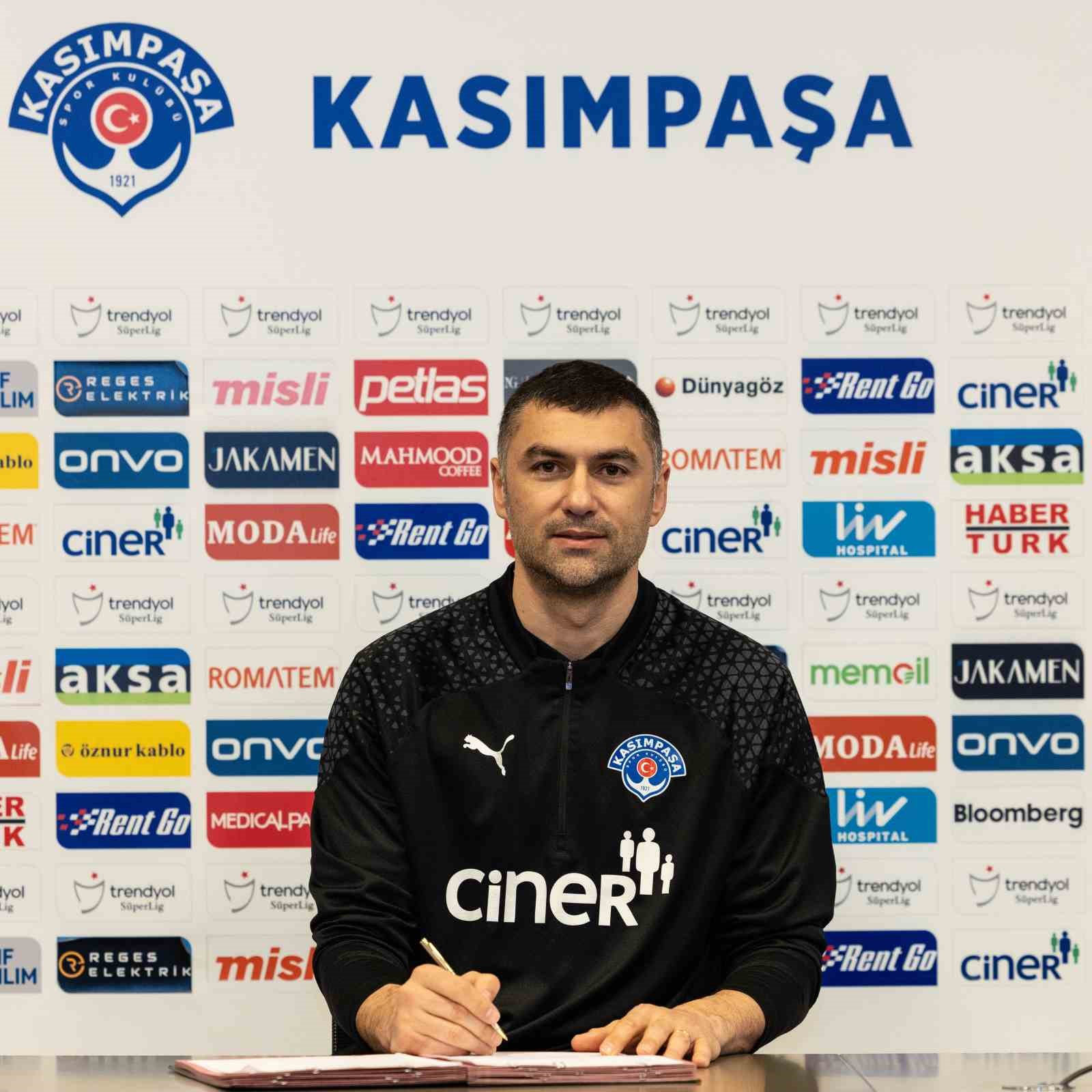 Kasımpaşa, teknik direktörlük görevine Burak Yılmaz’ın getirildiğini açıkladı.