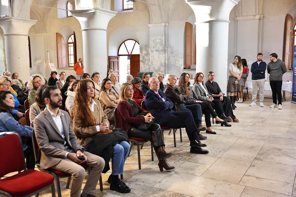 Çeşme’de kadın sağlığı ve menopoz semineri