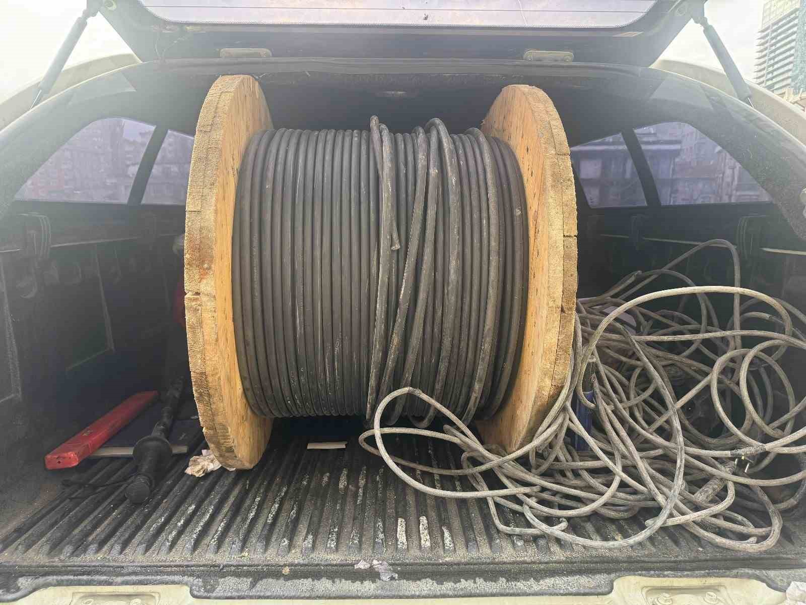 İstanbul’da 600 bin euro değerinde inşaat, ve 2.5 milyon TL değerinde tekstil malzemesi çalan 7 şüpheli yakalandı