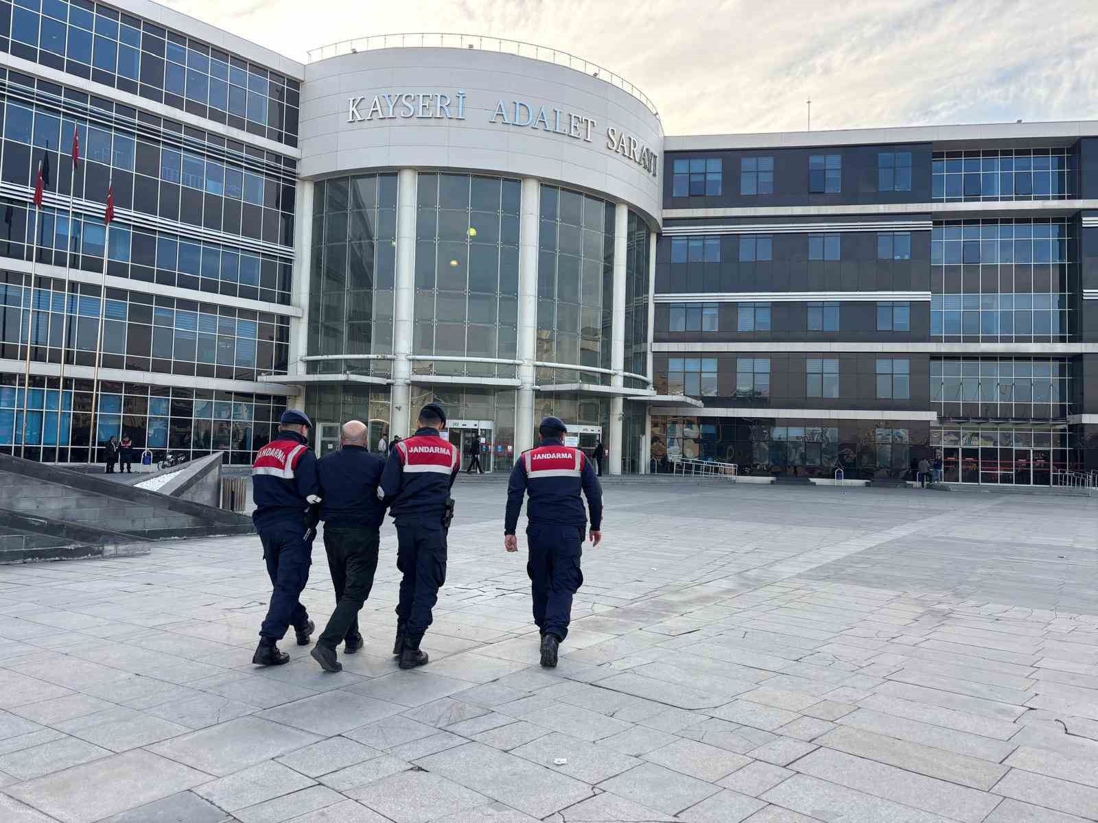 61 yıl kesinleşmiş hapsi bulunan uyuşturucu taciri yakalandı