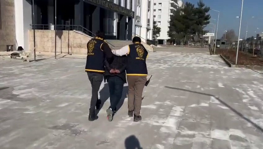 Adıyaman’da çeşitli suçlardan aranan 2 şahıs yakalandı