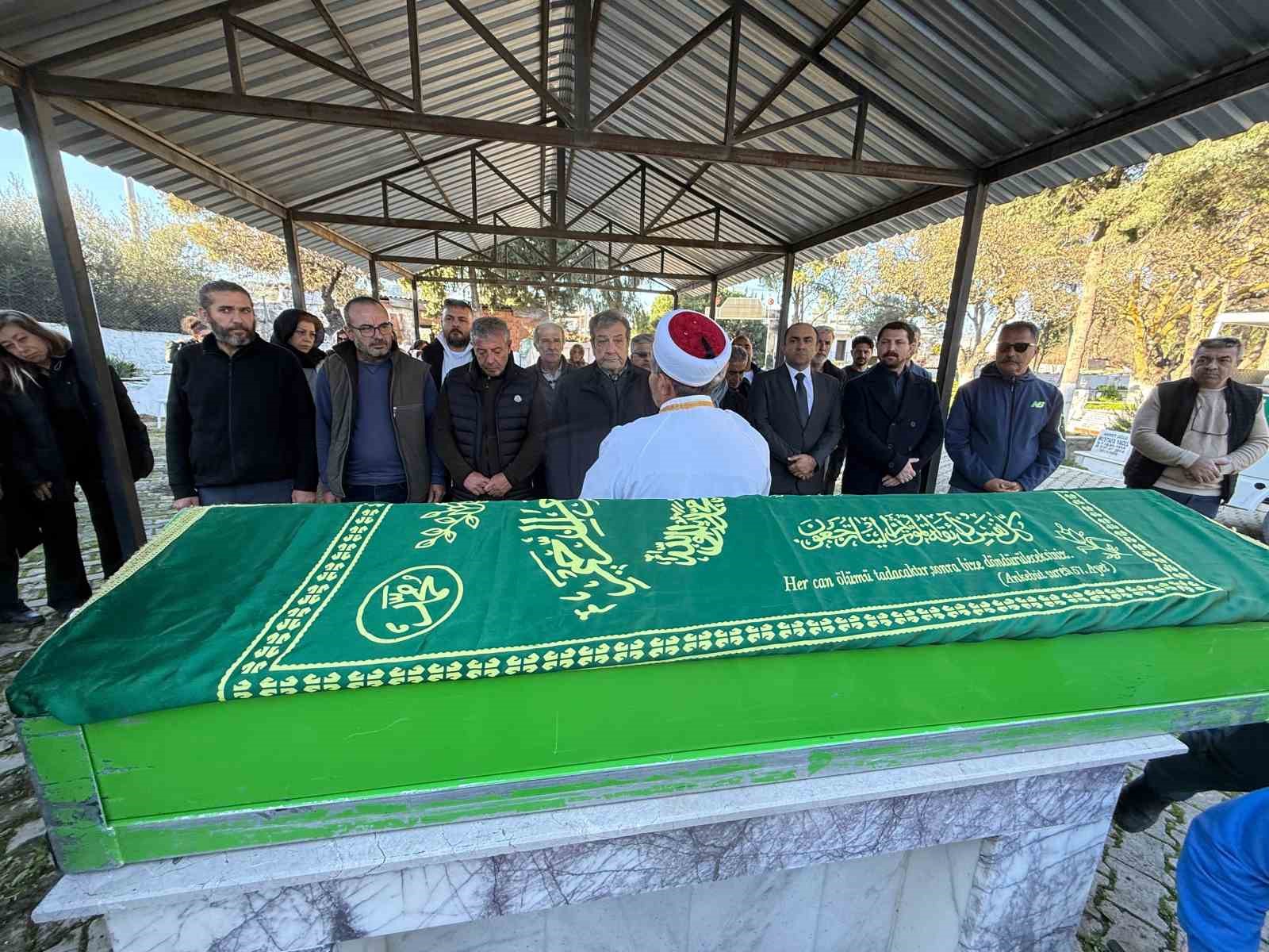 Ünlü sanatçı Sezai Altekin, Bodrum’da son yolculuğuna uğurlandı