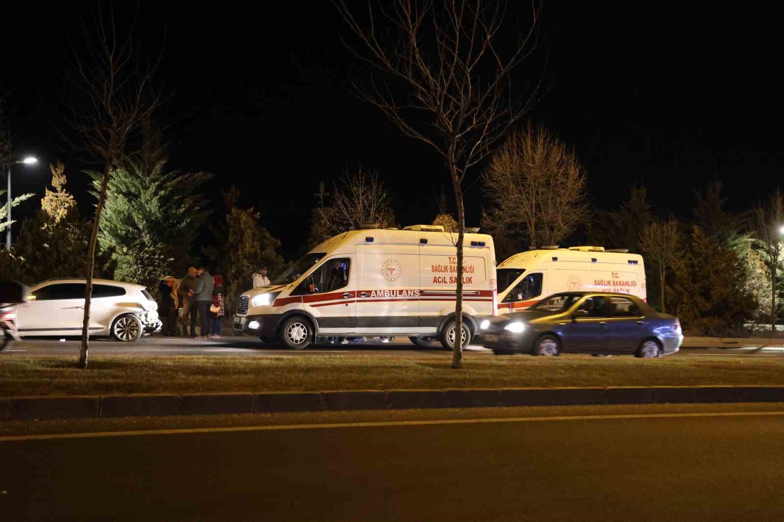 Nevşehir’de alkollü sürücü önünde duran araca çarptı: 2 yaralı