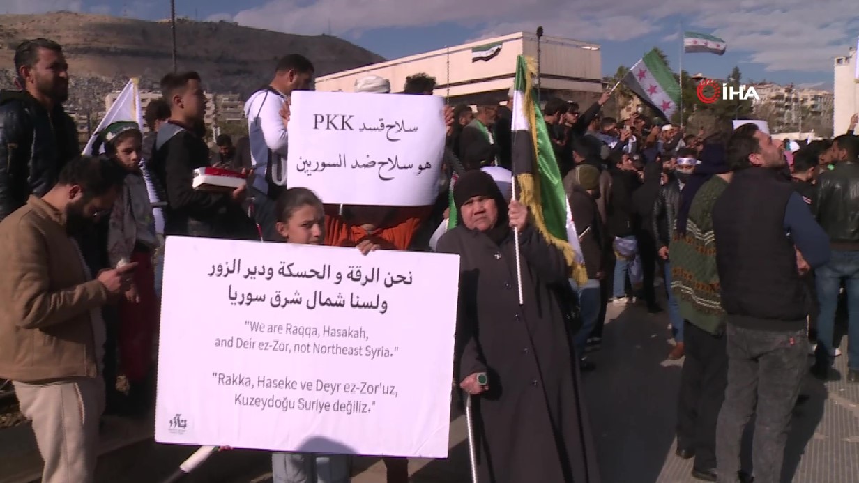 Suriye’de terör örgütü protestosu: 